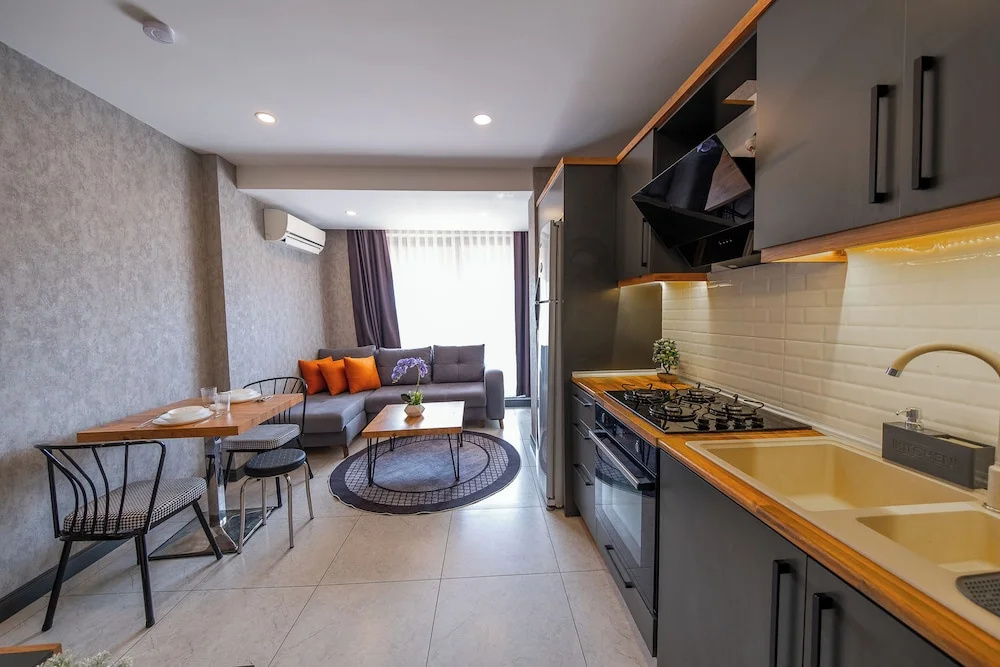 Photo - Mrt Suites Lara