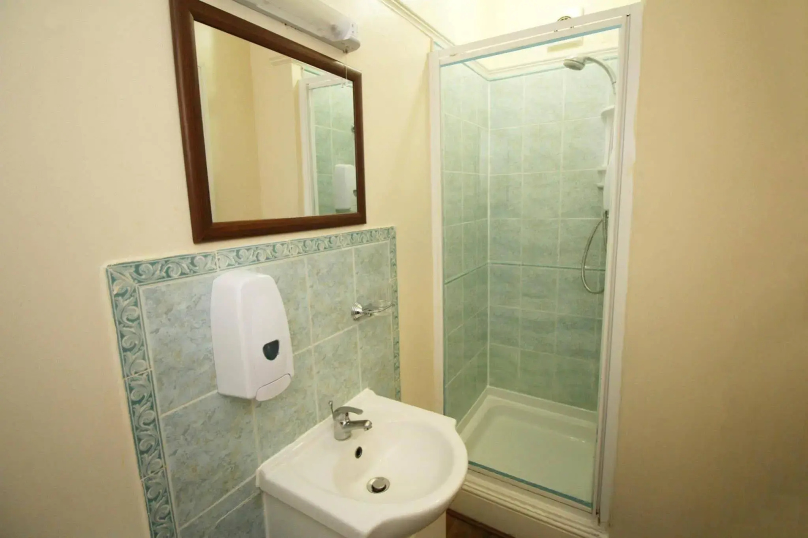 Photo - Flexistay Norbury Aparthotel