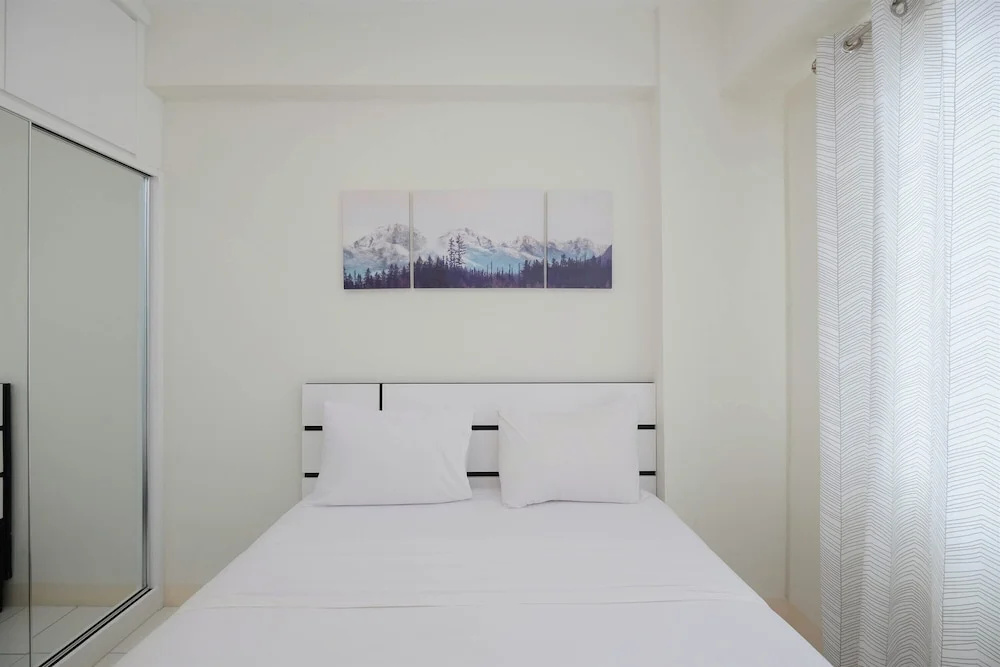 Modern Look 2BR at Podomoro Golf View Apartment