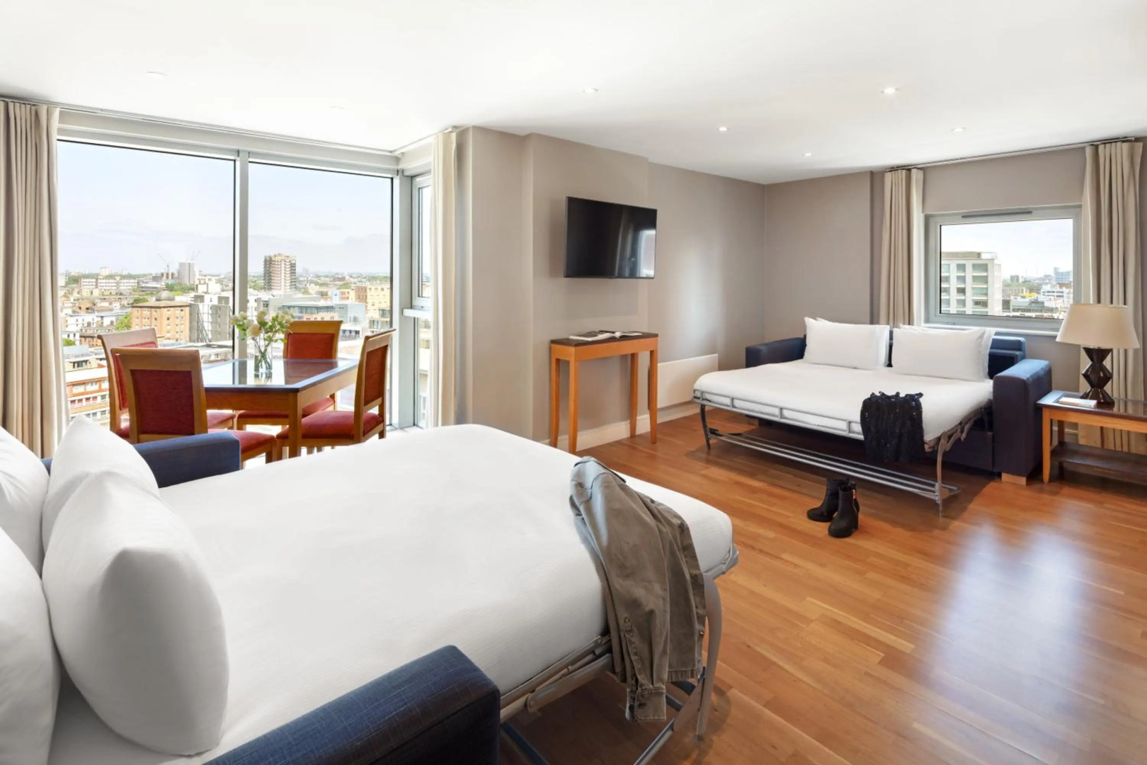 Foto - Marlin Aldgate Tower Bridge