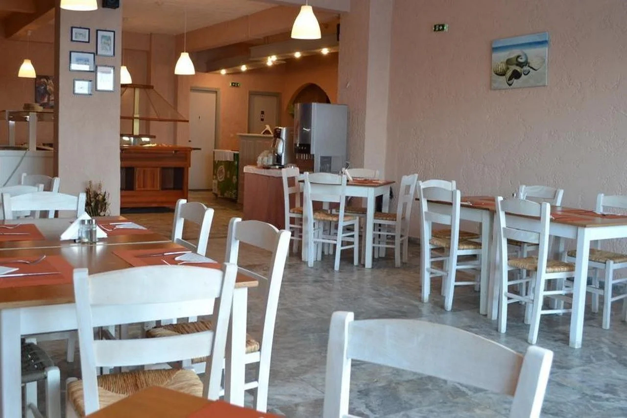 Photo - Sunset Beach Hotel