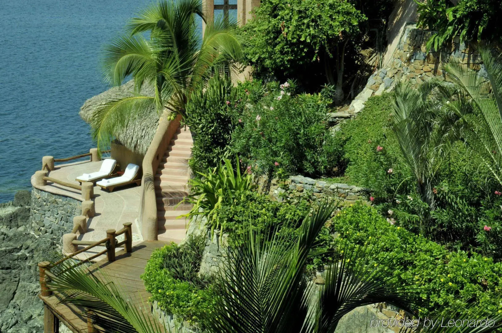 Photo - La Casa Que Canta