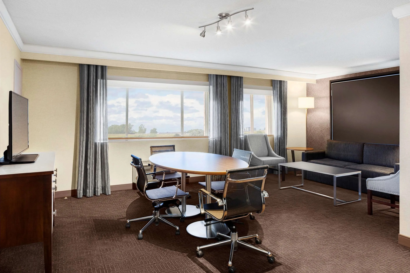 Photo - Sheraton Laval Hotel