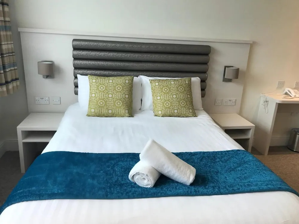 Photo - St Ives Hotel