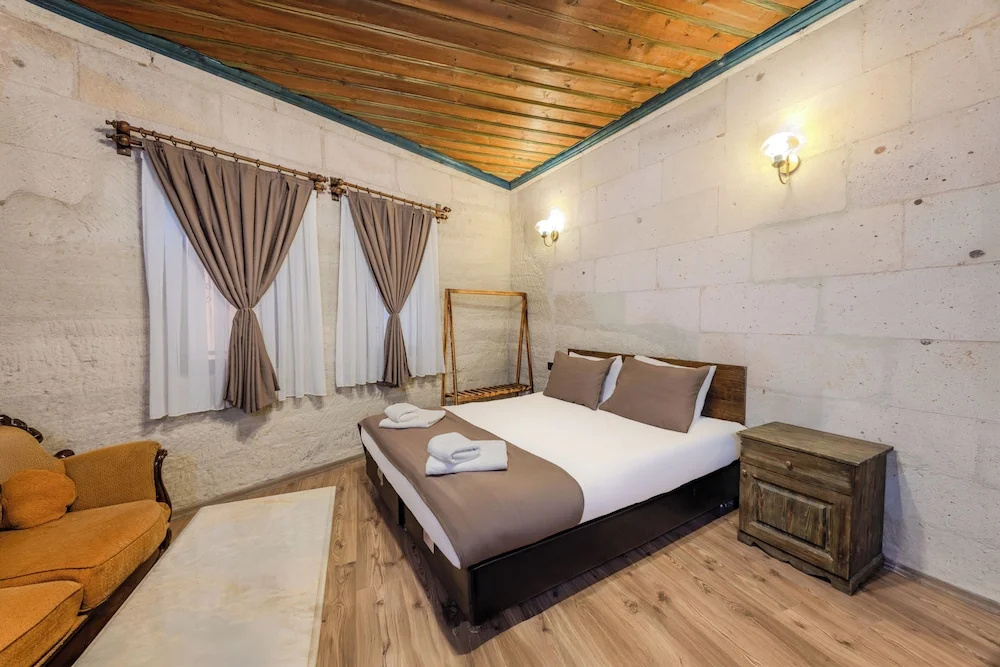 Photo - Kayatas Cave Suites
