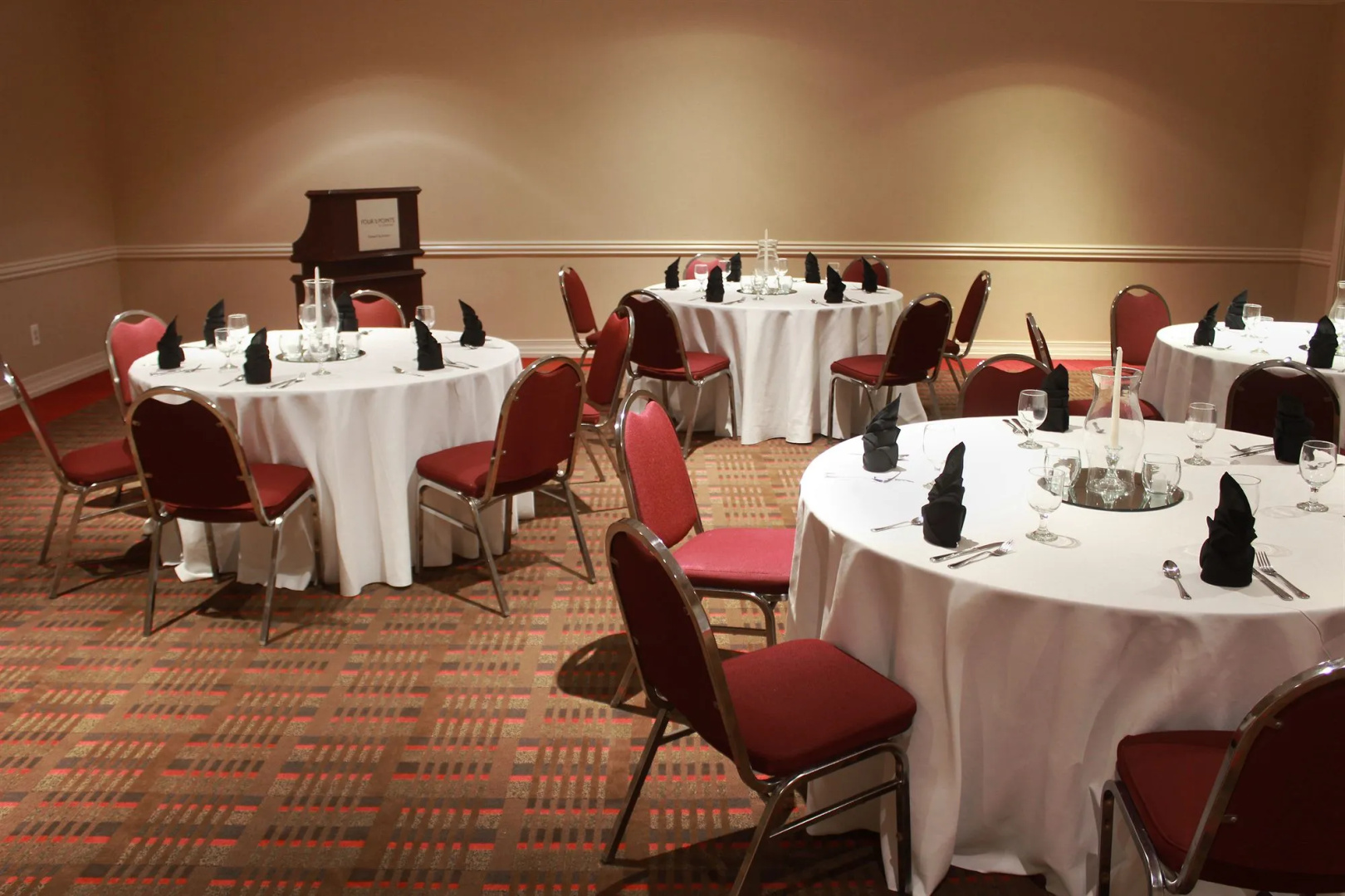 Photo - Four Points by Sheraton Kansas City Airport
