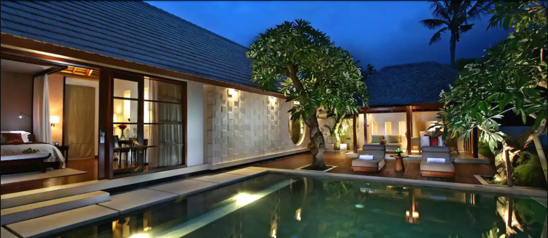 Photo - The Royal Santrian