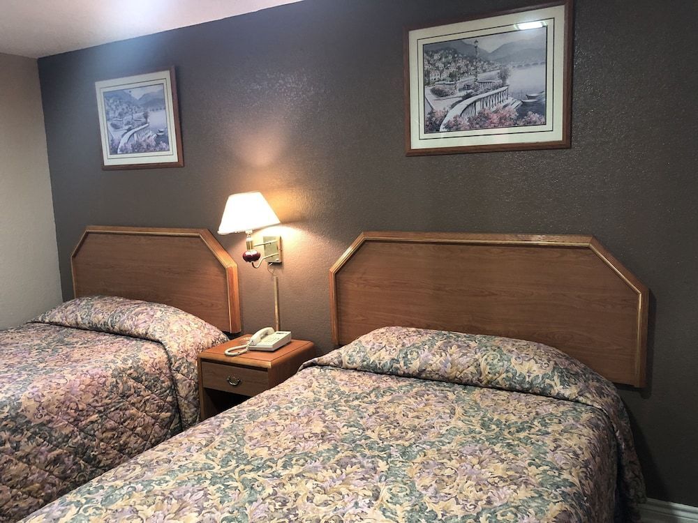 Photo - Golden Inn Dallas by Hotel O