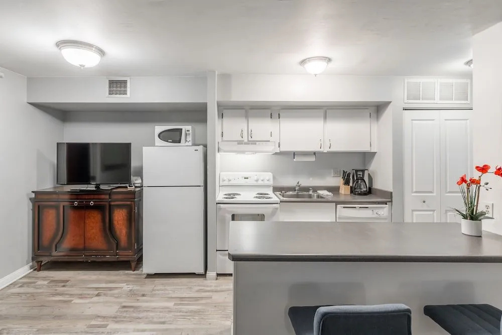 Photo - Stay Together Suites | Center Strip View