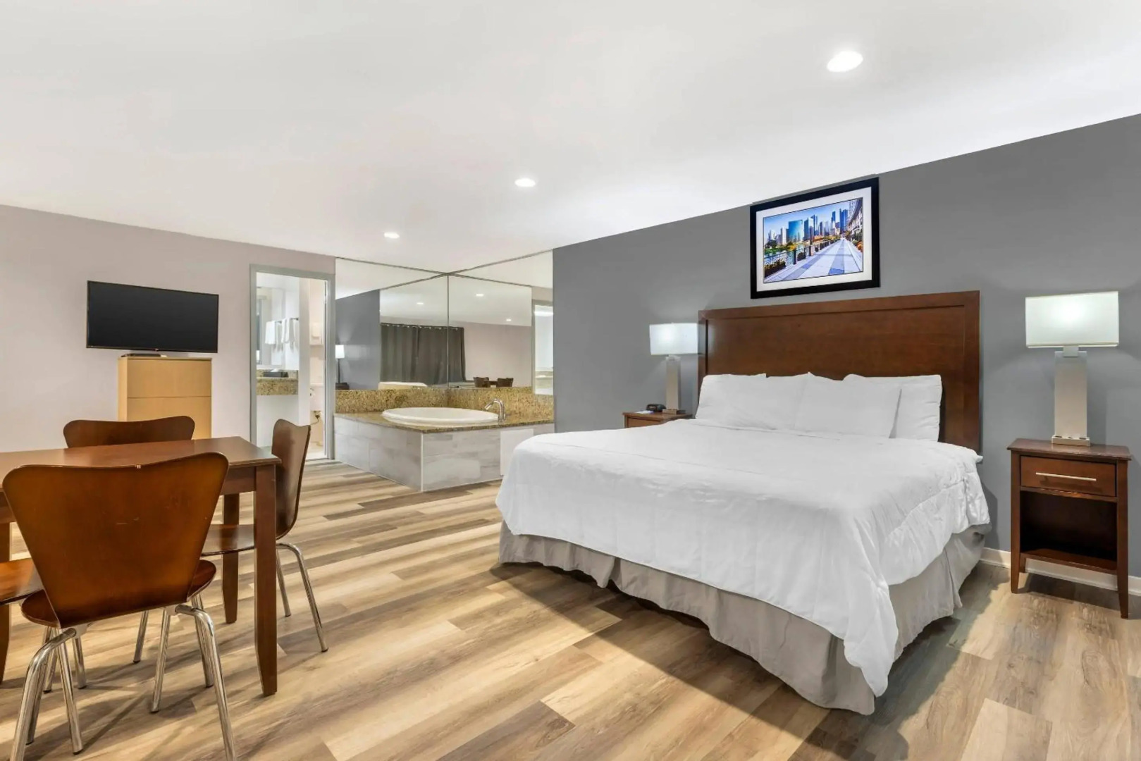 Photo - Rodeway Inn Lyons - La Grange