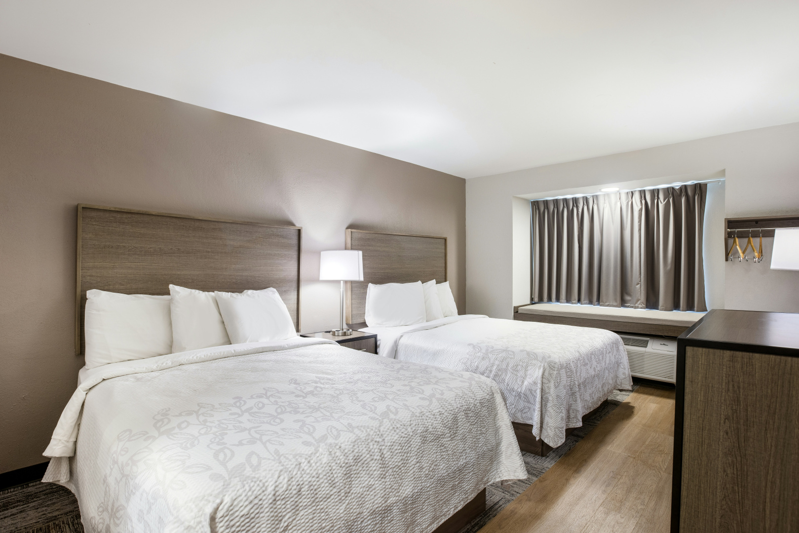 Photo - Red Roof Inn PLUS+ & Suites Savannah - I-95