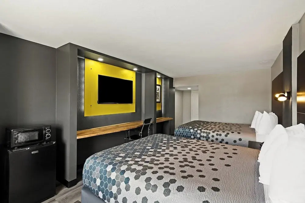 Photo - Scottish Inns Austin North