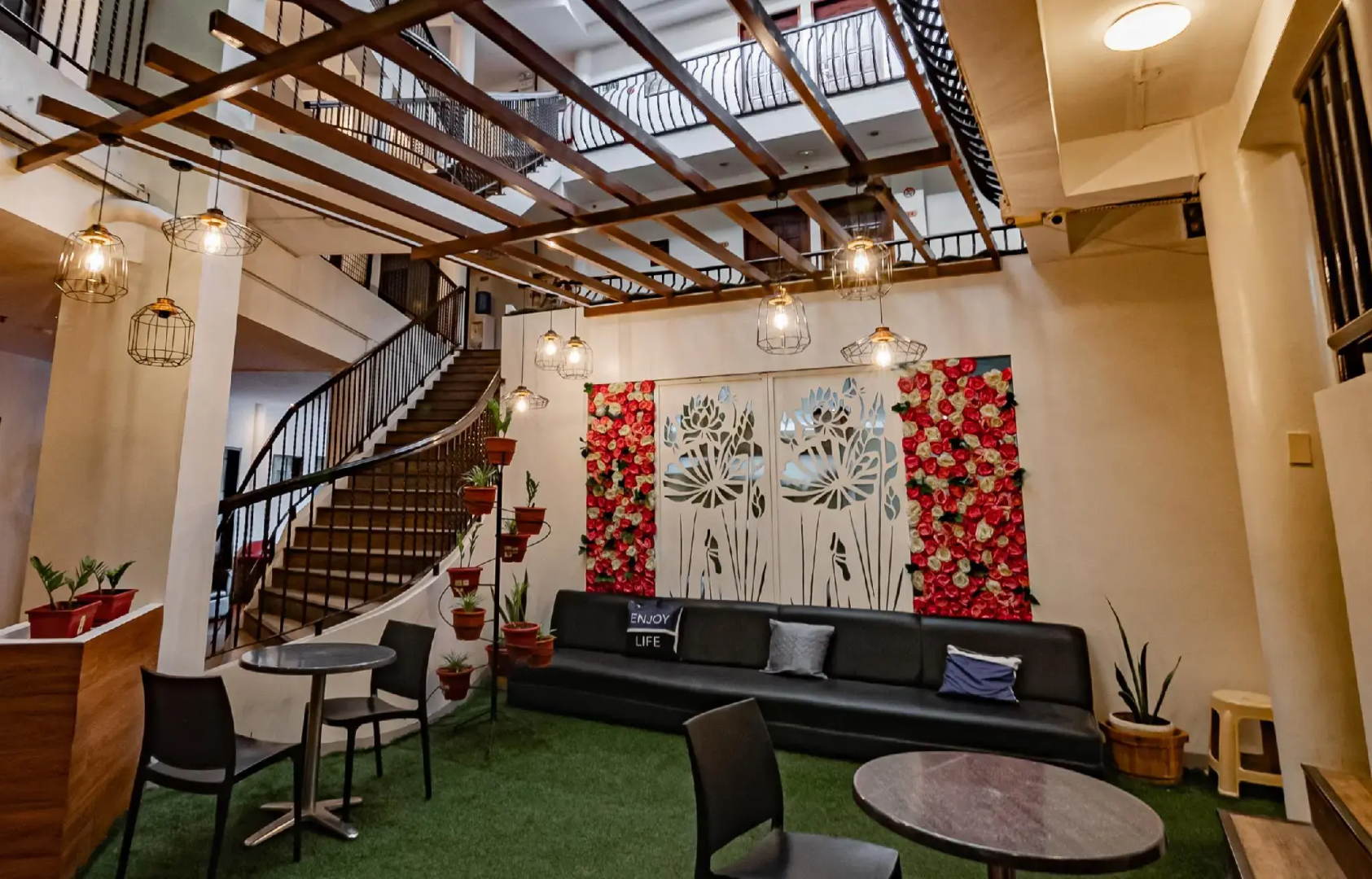 Photo - Kiwi Hotel