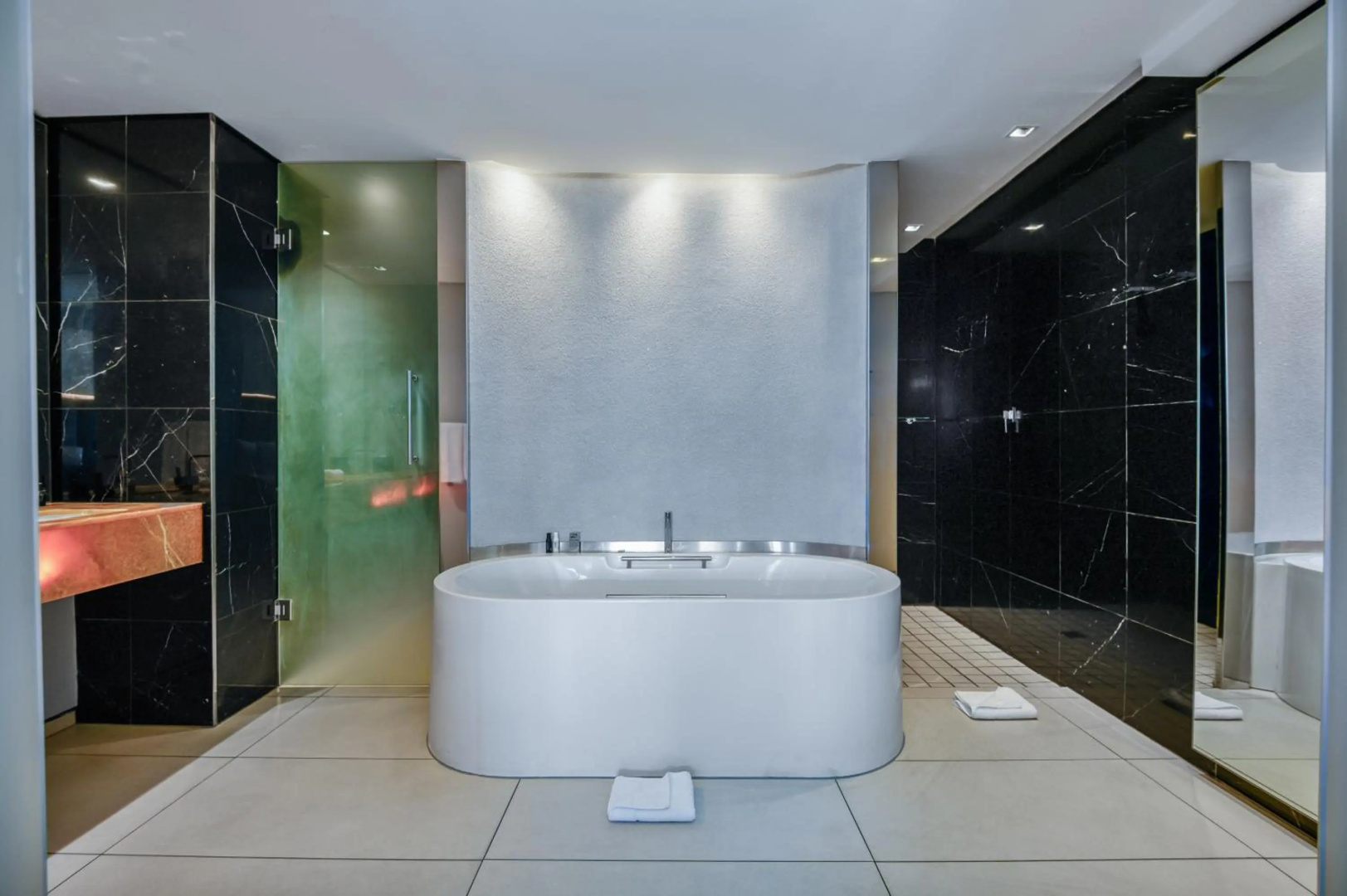 Photo - The Capital 15 on Orange Hotel & Spa