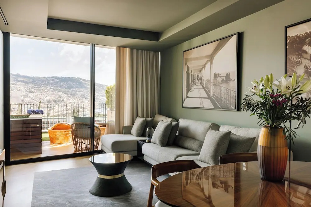 Photo - The Reserve - within Savoy Palace - The Leading Hotels of the World