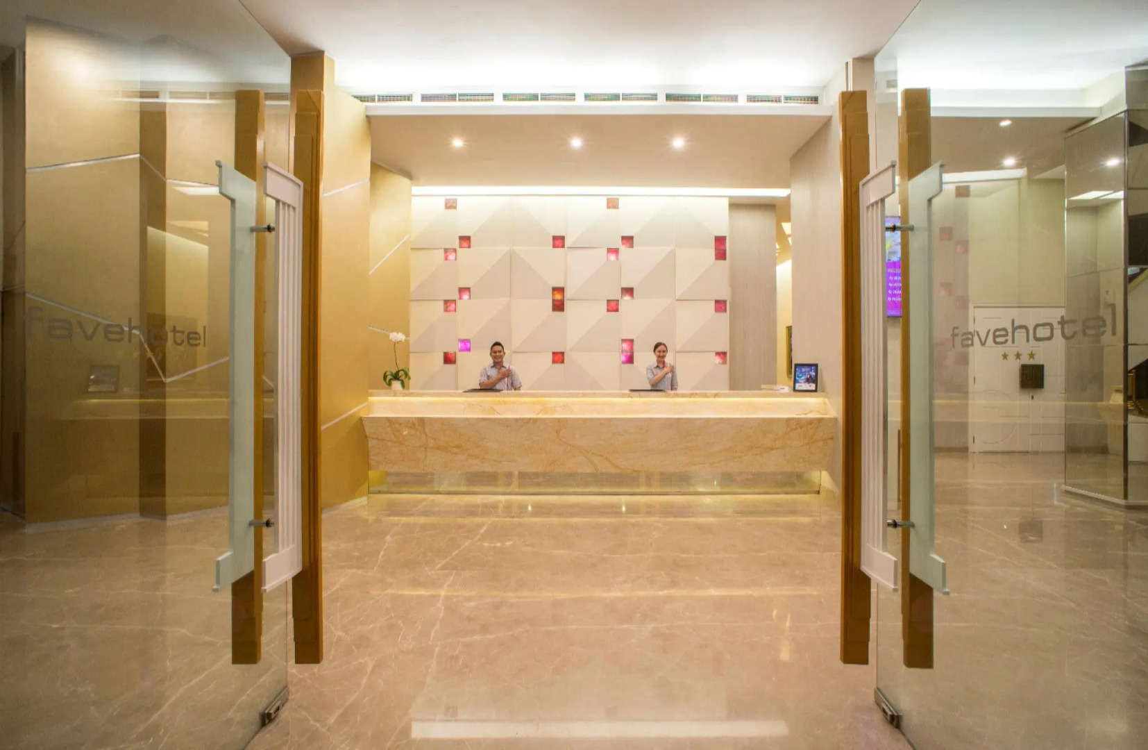 Photo - Brits Hotel Puri Indah