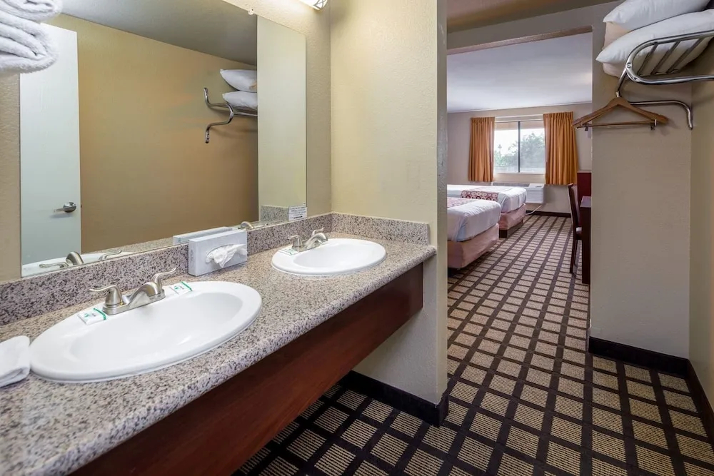 Foto - Travelers Inn - Phoenix