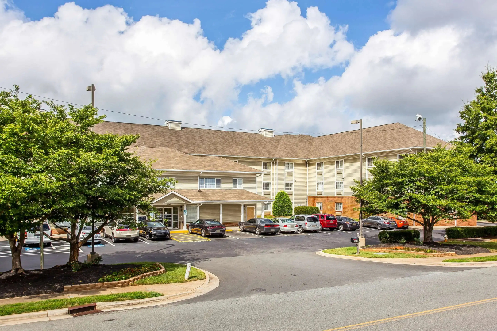 Photo - Suburban Studios near University of North Carolina-Charlotte