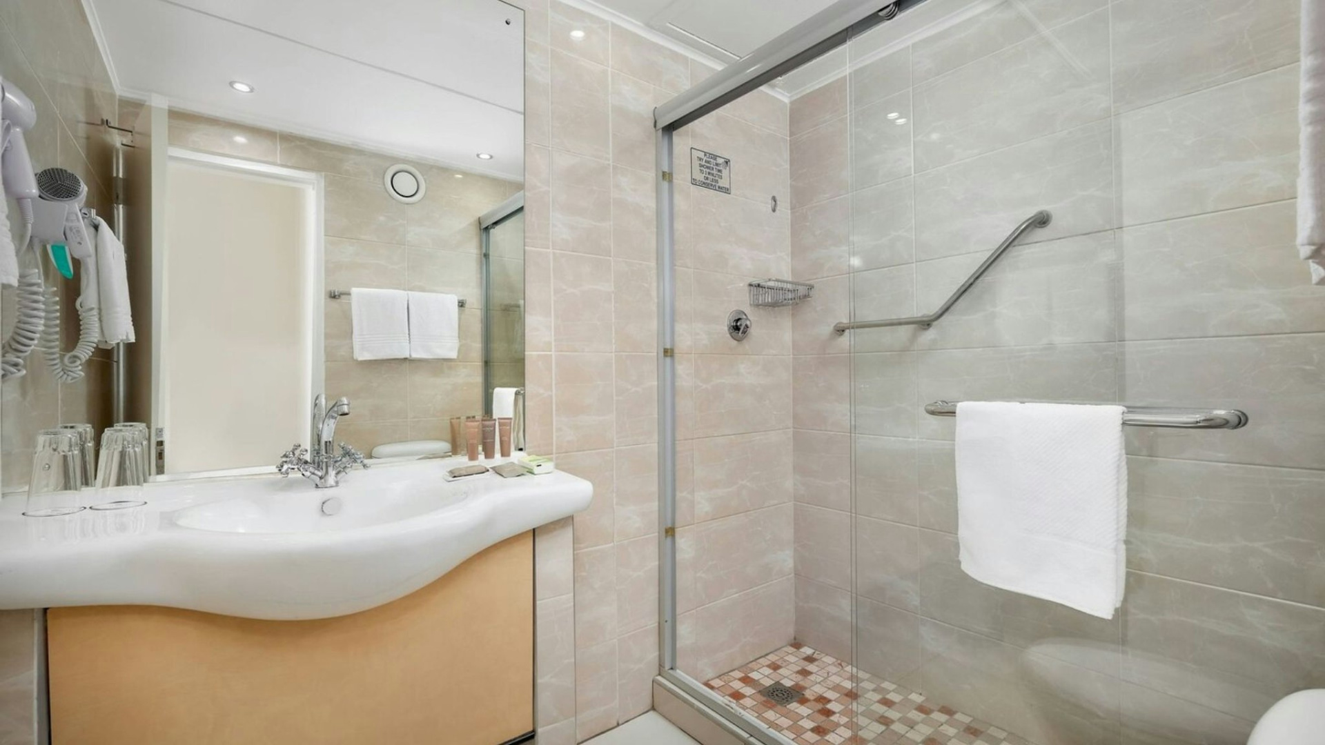Photo - The Parktonian All Suite Hotel