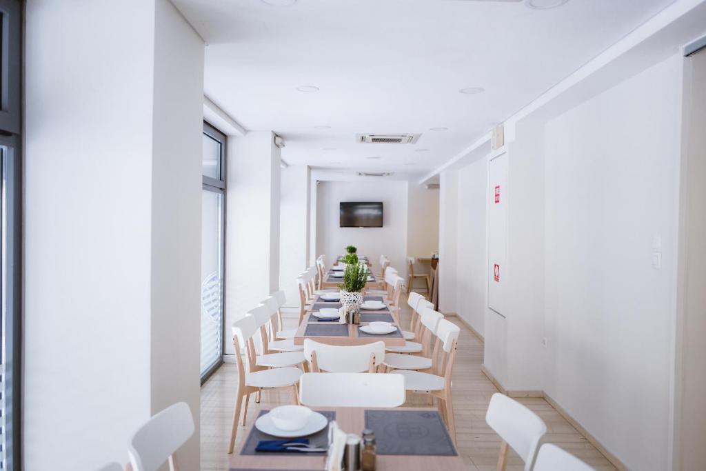 Photo - Piraeus Port Hotel