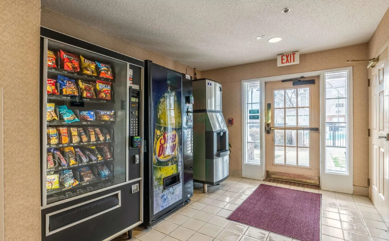Photo - HomeTowne Studios & Suites by Red Roof Charlotte - Concord