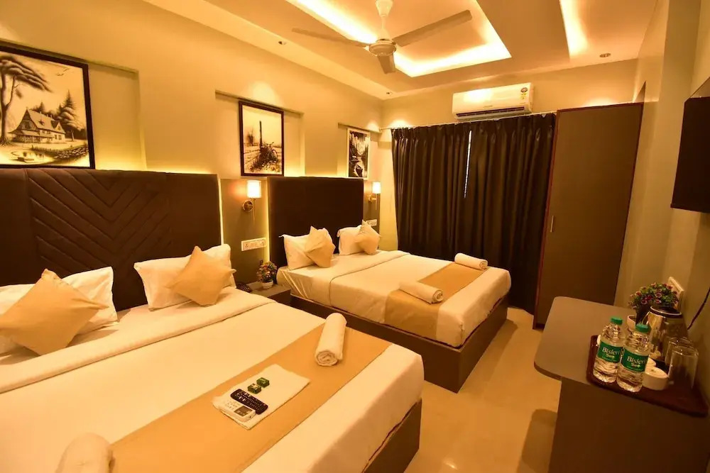 Photo - Dhanvantari Luxury Hotel Near Kokilaben Dhirubhai Ambani Hospital Mumbai
