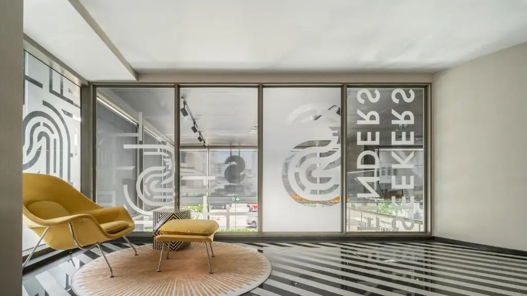 Foto - Seekers Finders Rama IV Hotel SureStay Collection by BW