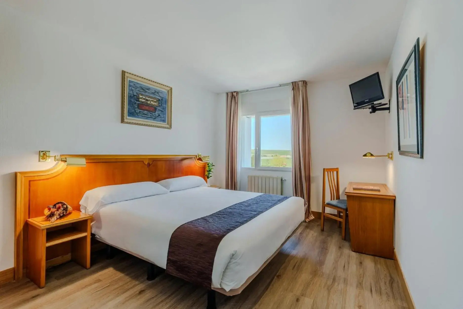 Foto - Hotel Rey Arturo Burgos