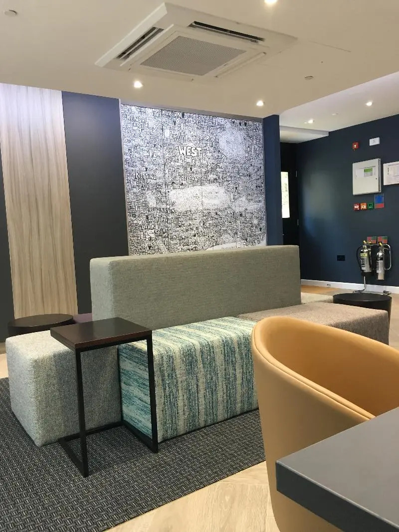 Photo - Oliver Plaza Hotel