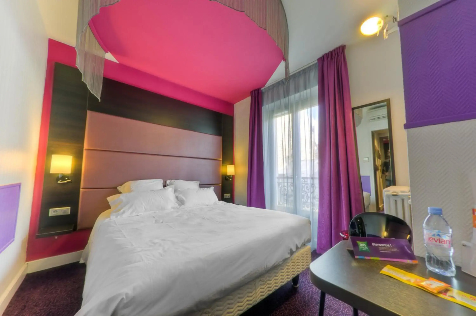 Foto - Accueil Hôtel Paris Pigalle Montmartre - Hôtel rénové