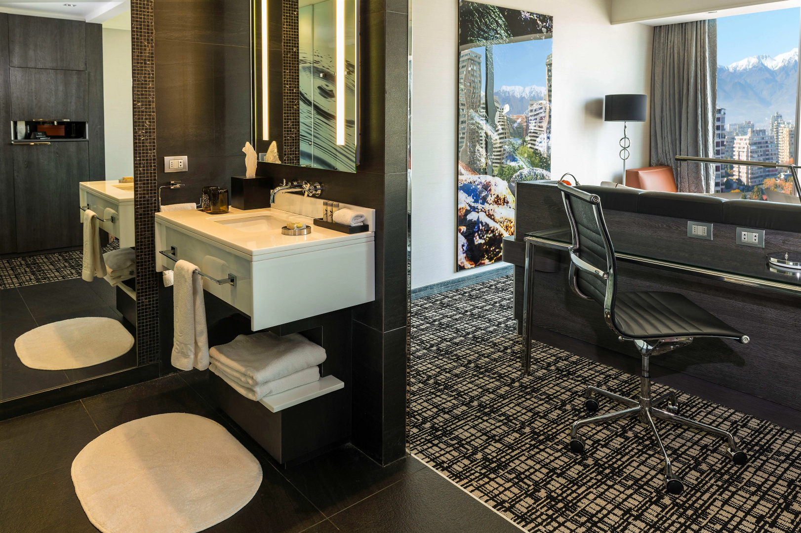 Photo - Renaissance Santiago Hotel by Marriott