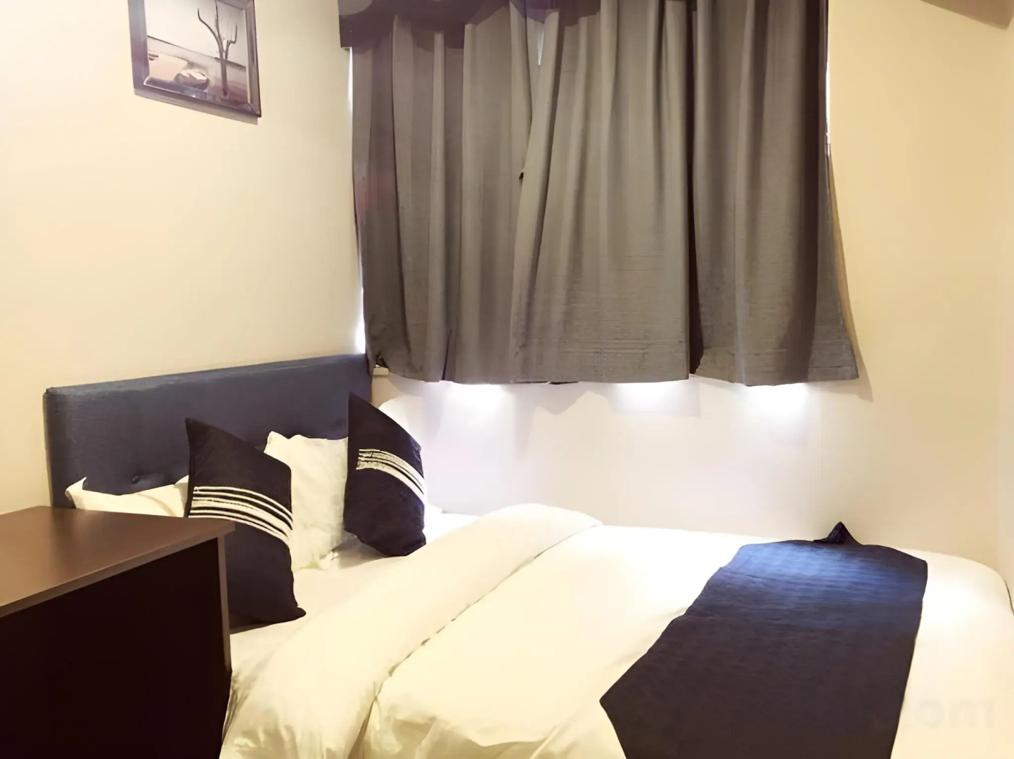 Photo - Seasons Hotel