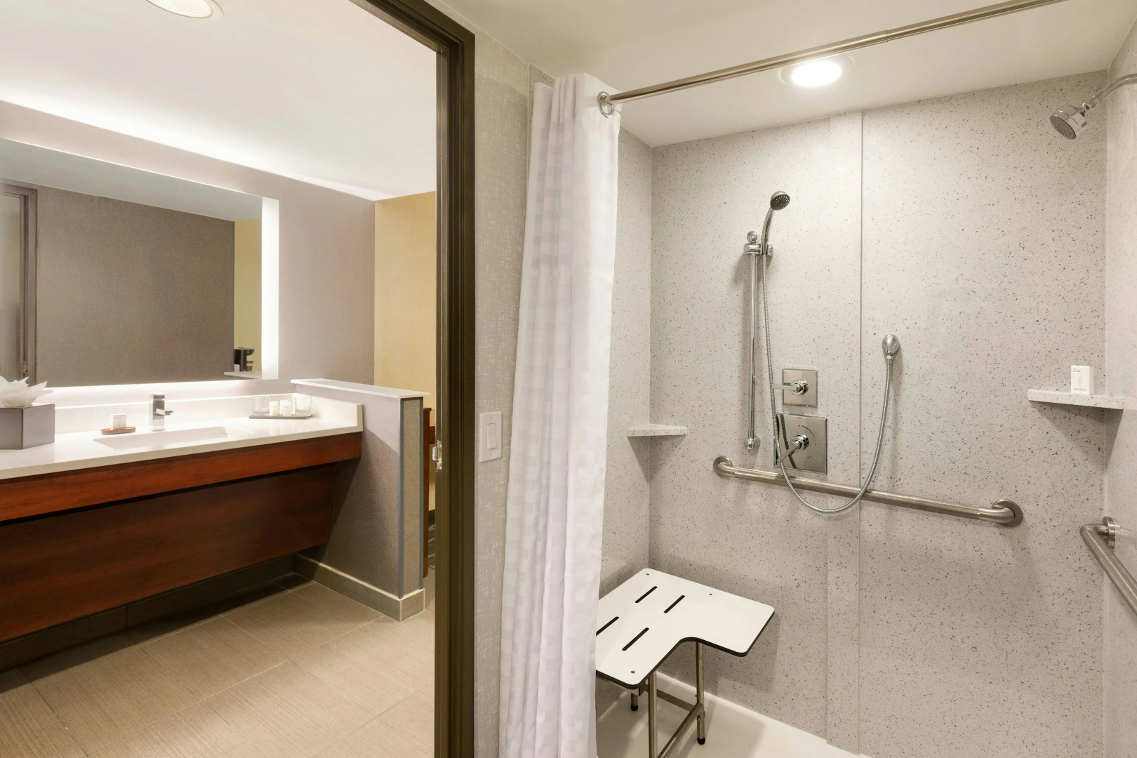 Foto - Embassy Suites by Hilton Atlanta Airport