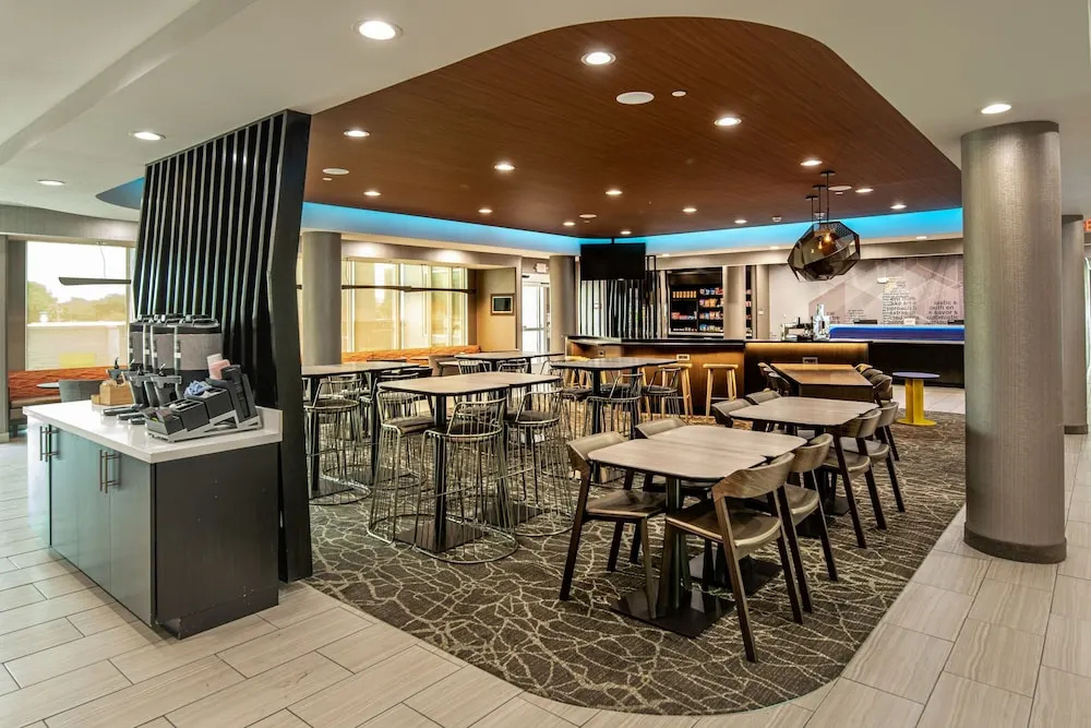 Photo - SpringHill Suites Dallas Central Expressway