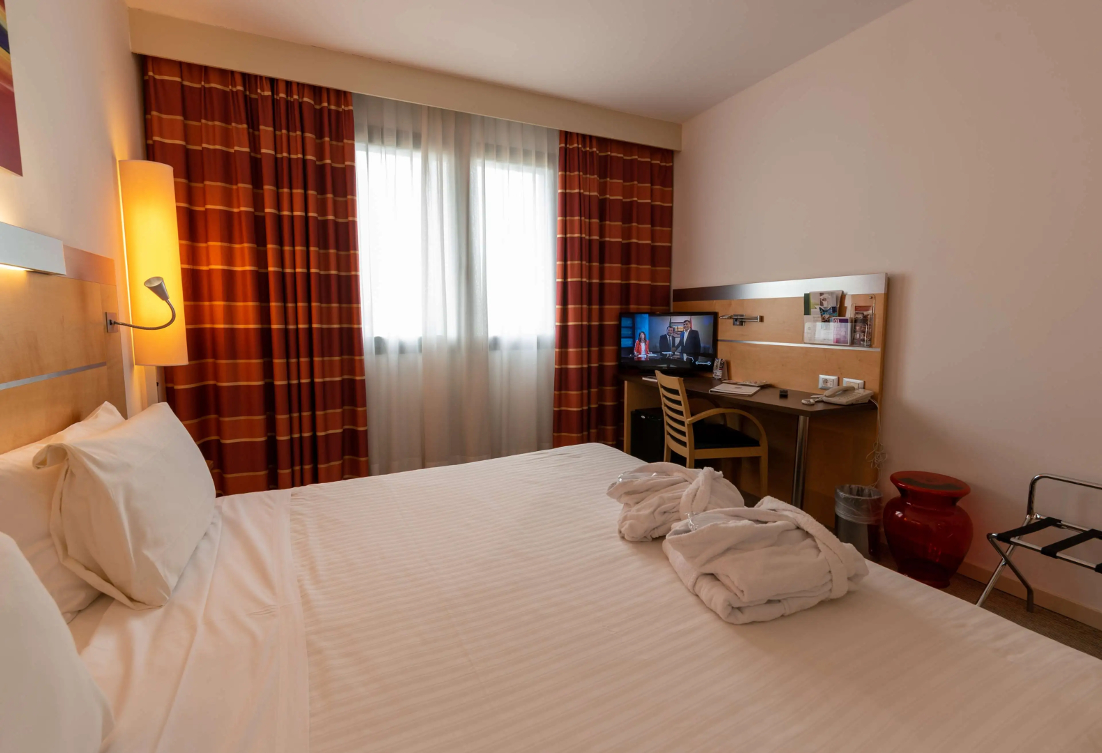 Photo - Best Western Palace Inn Hotel