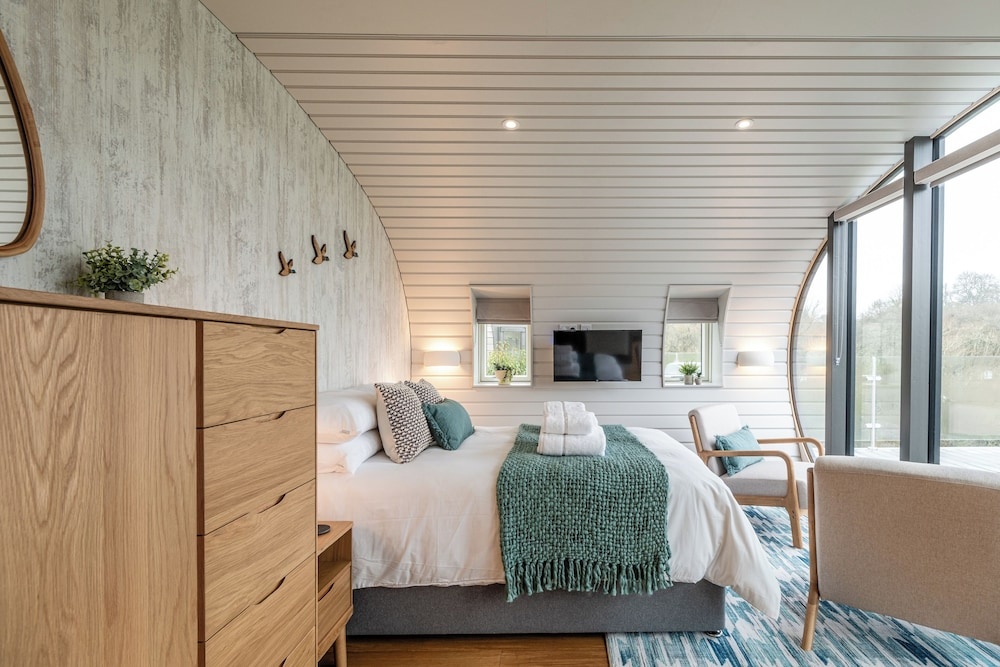 Stunning EcoRetreat Pods in Old Chalford