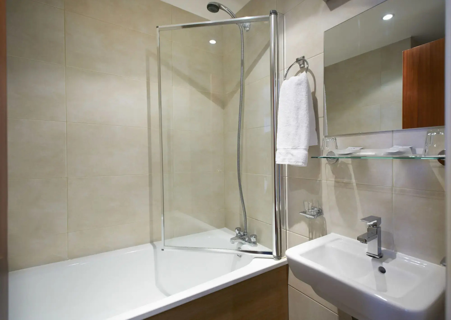 Photo - Royal Eagle Hotel