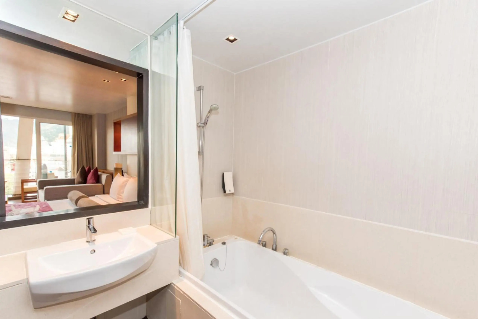 Photo - ASHLEE Hub Hotel Patong