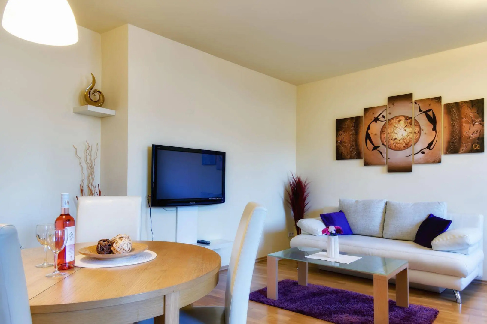 Photo - Trendy Deluxe Apartments