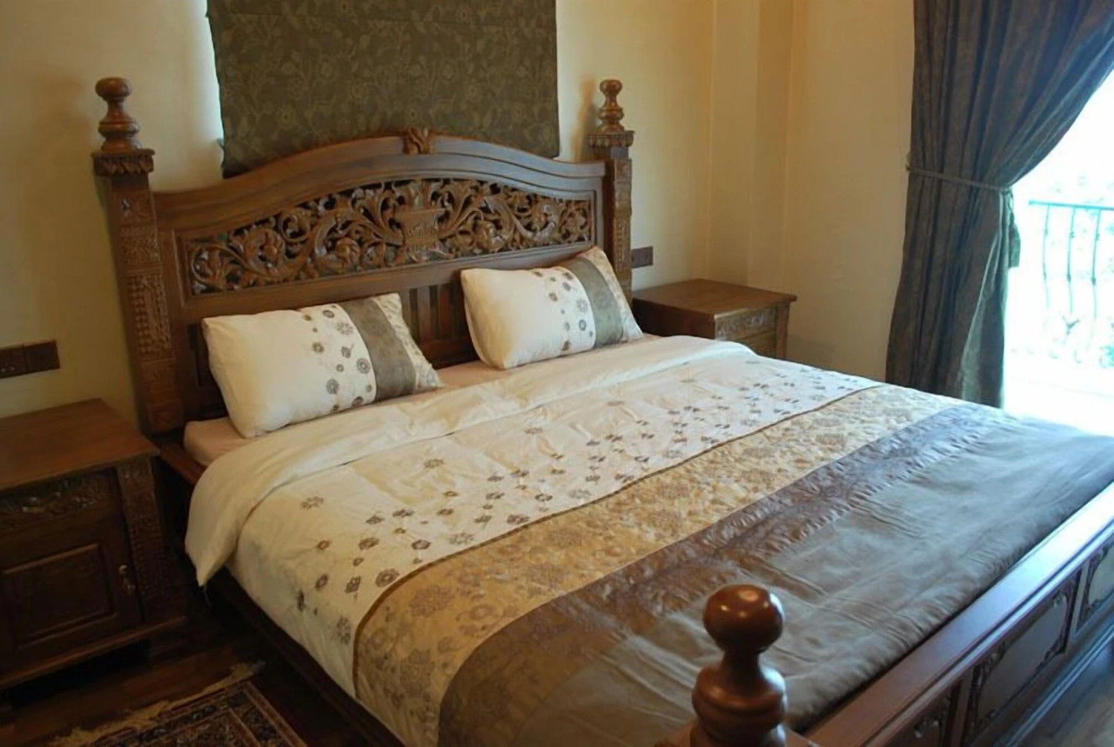 Mciti Suites