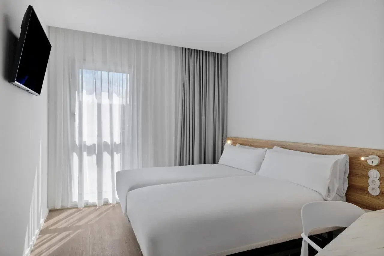 Photo - B&B HOTEL Sevilla Bormujos