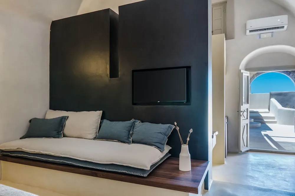 Foto - Phaos 1870, A restored Winery