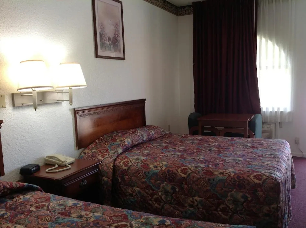 Photo - Budget Host Hempstead Inn Brookhollow/Energy Corridor
