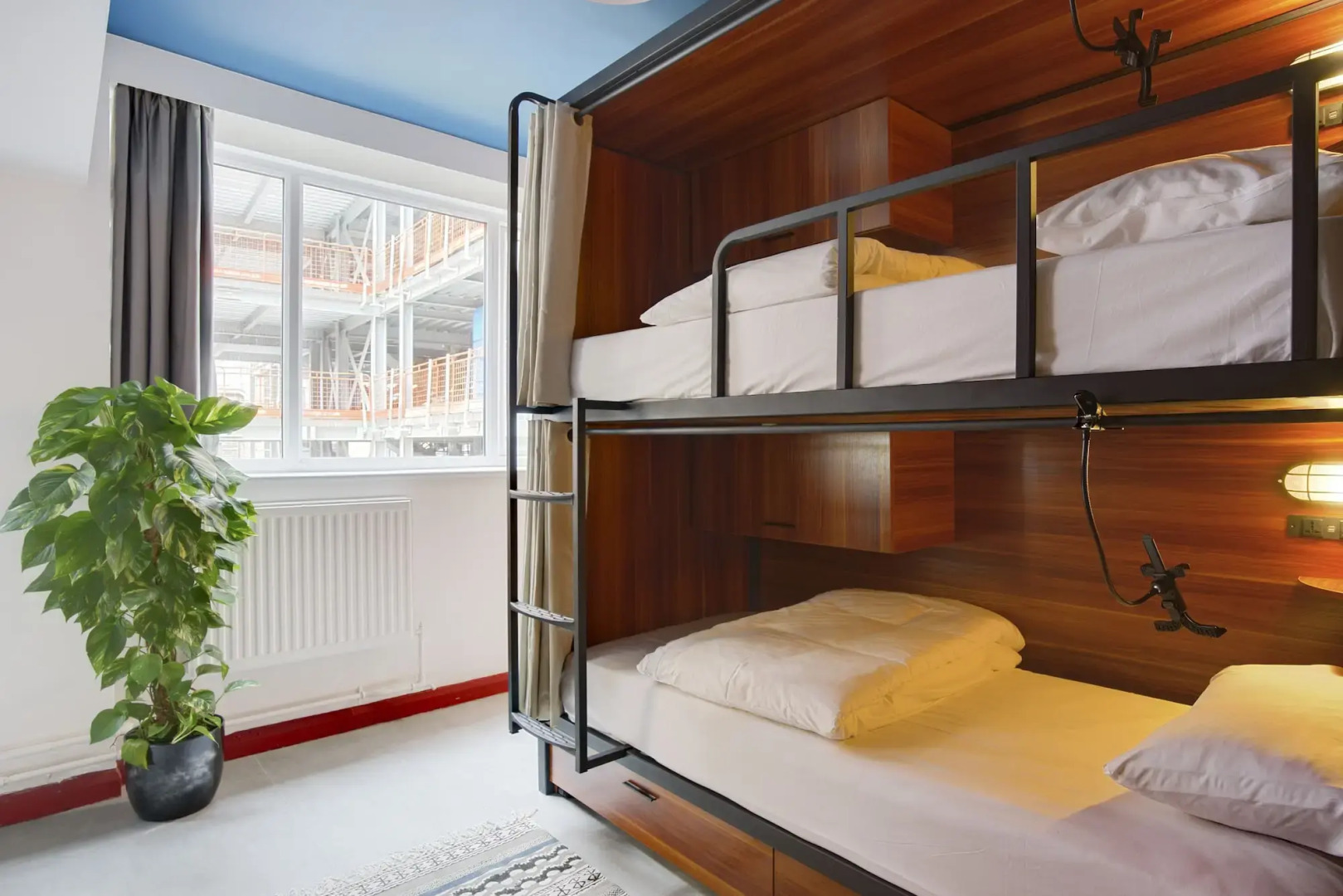 Photo - Malacuna Liverpool