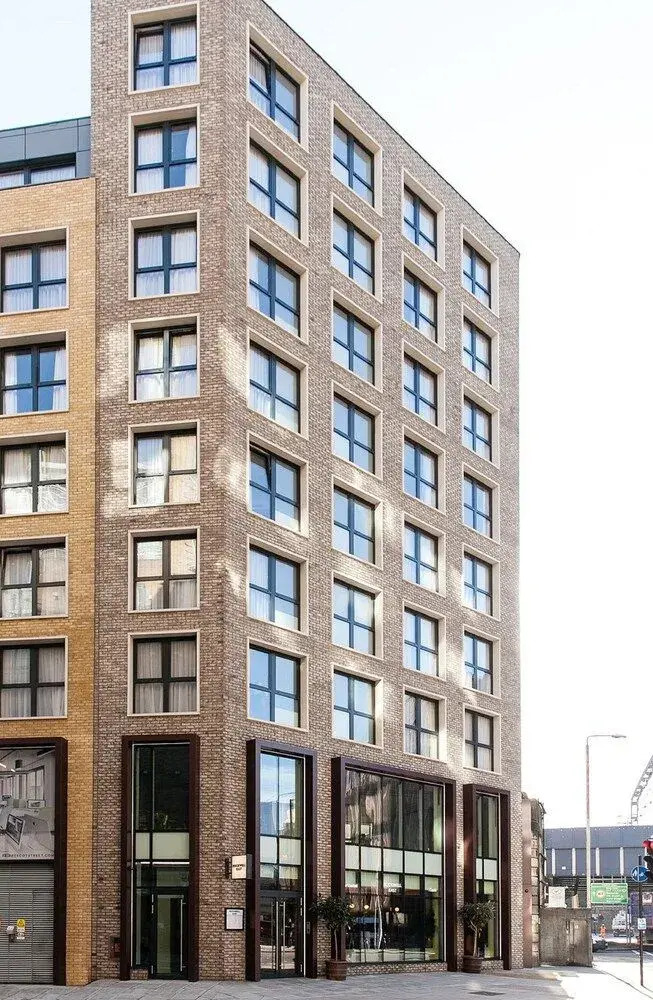 Foto - Rockwell East-Tower Bridge