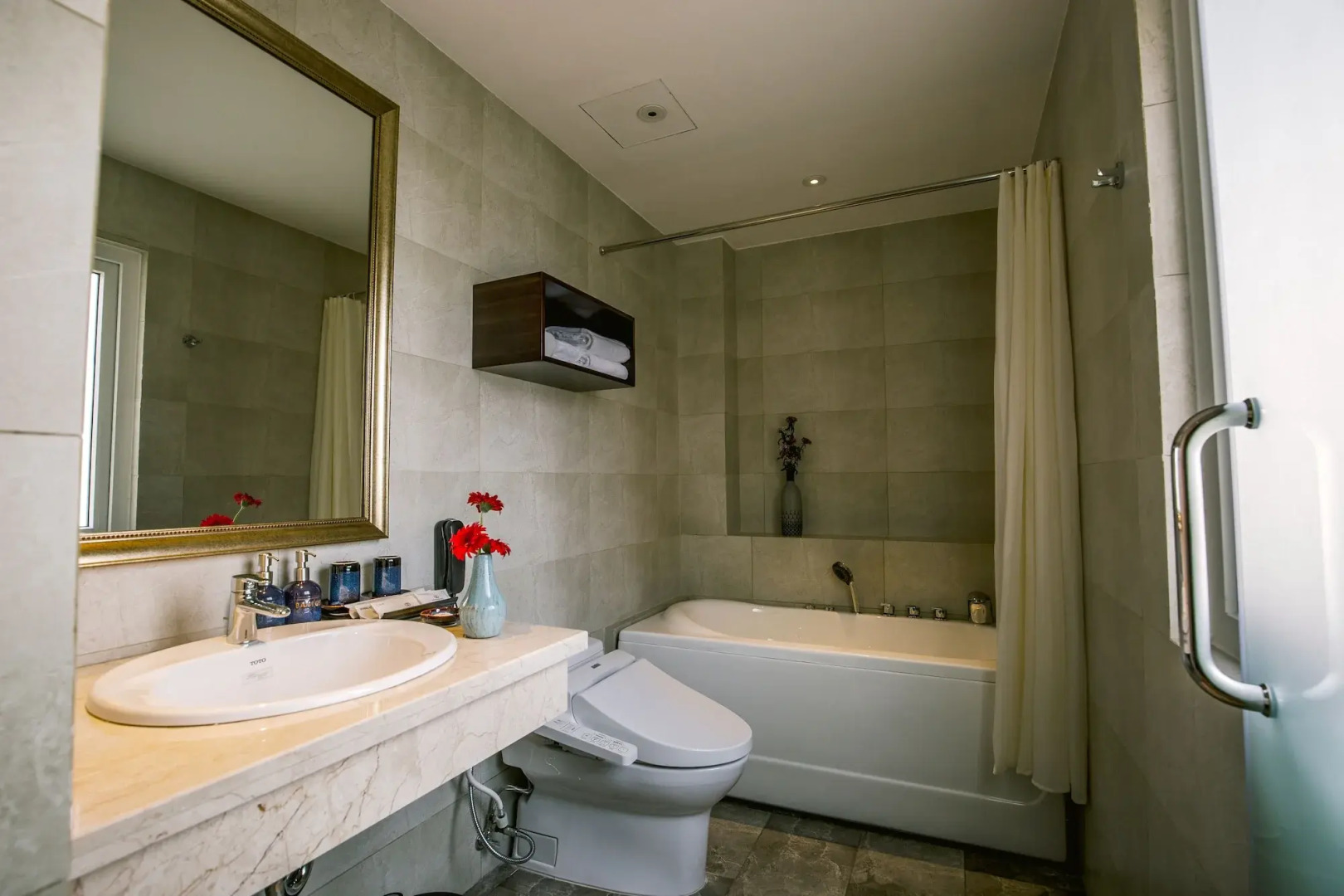 Photo - Roseland Sweet Hotel