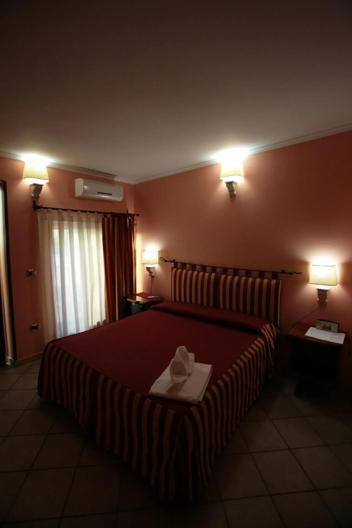 Photo - Airport Hotel