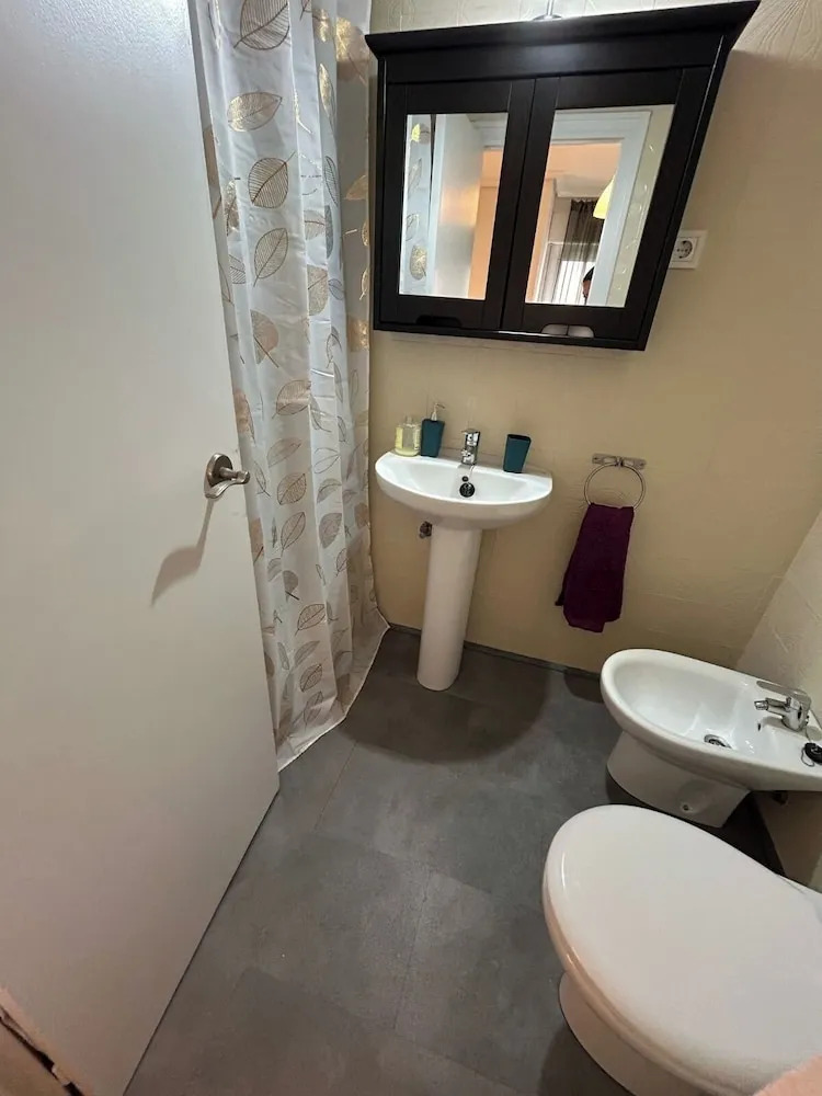 Photo - Habitaciones en Ferrocarril