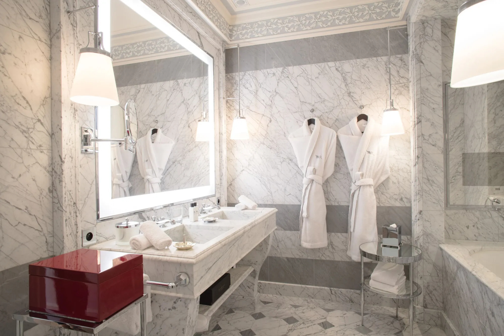Photo - La Réserve Paris Hotel & Spa
