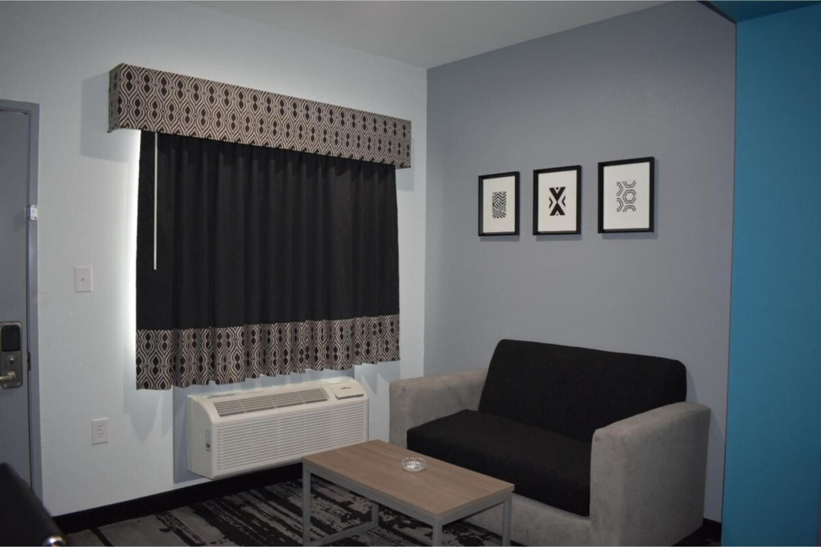Photo - Hotel Royale IAH Airport North Houston I-45